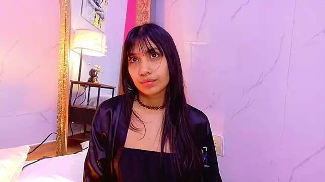 littlee_emilyy_ stripchat live cam model