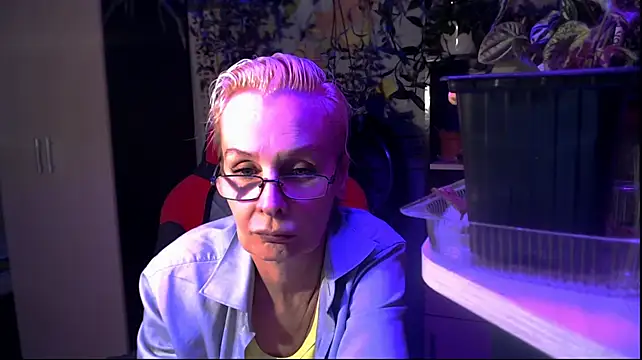 HelgaHimmell stripchat live cam model