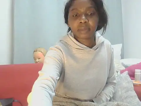 Sexxybella27 stripchat live cam model