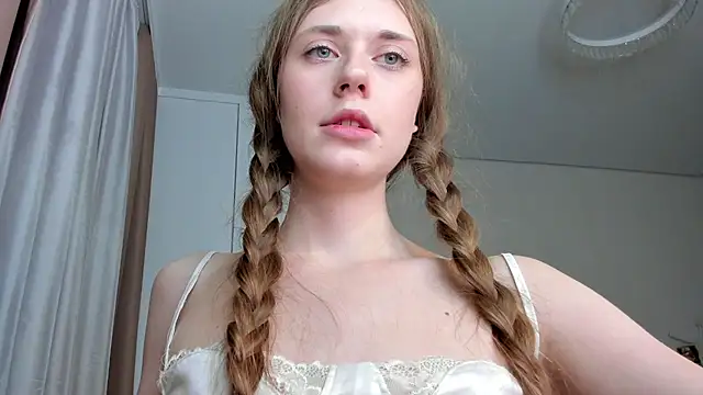 hakulissa stripchat live cam model