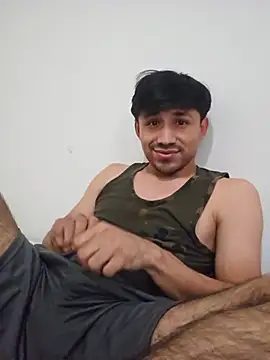 Mirreylatino stripchat live cam model