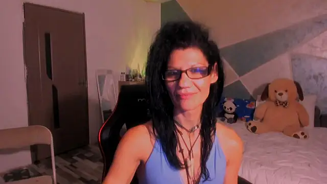 SweetSin40 stripchat live cam model