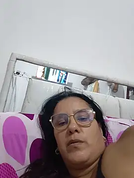 Samm50 stripchat live cam model