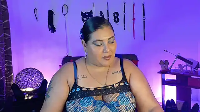 AndreaKinky stripchat live cam model