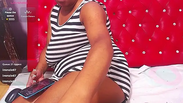 wonderfuldiana stripchat live cam model