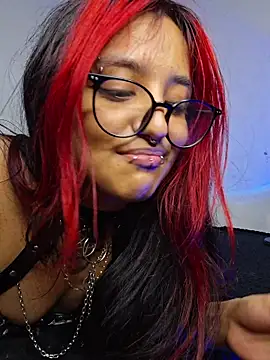 carolinerue stripchat live cam model