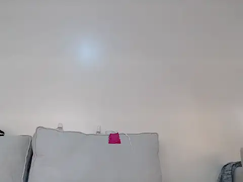 Petite_freakette stripchat live cam model
