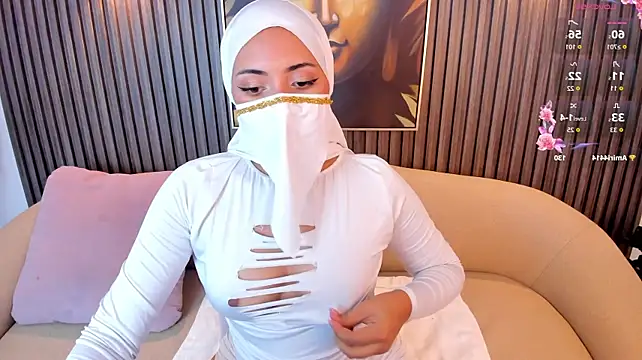 juli_thali stripchat live cam model