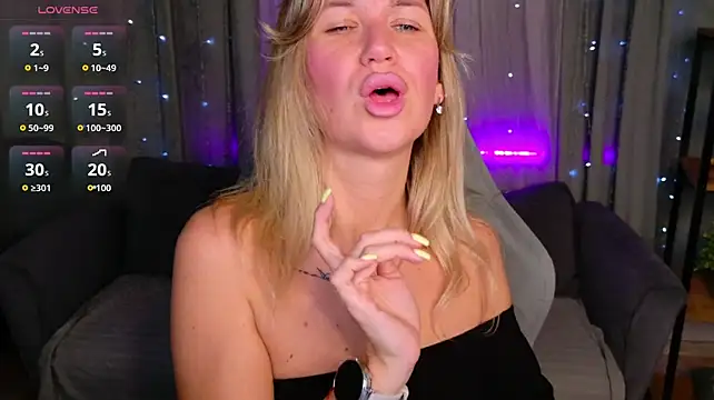 MilaBott stripchat live cam model