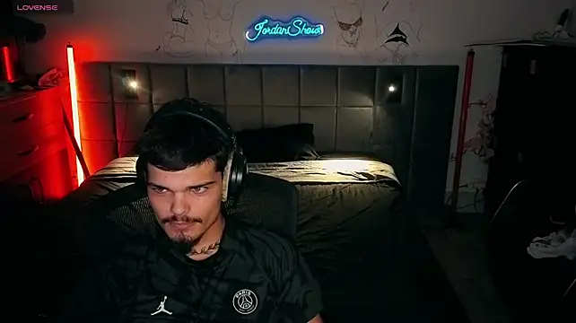 JordanShow stripchat live cam model