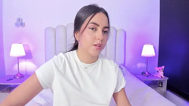 SofieBunnie stripchat live cam model