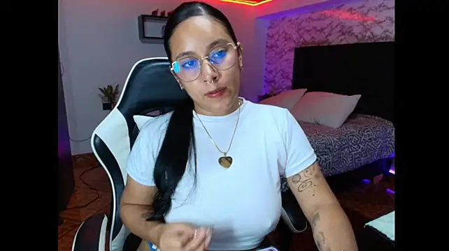 Camila_IRoose stripchat live cam model