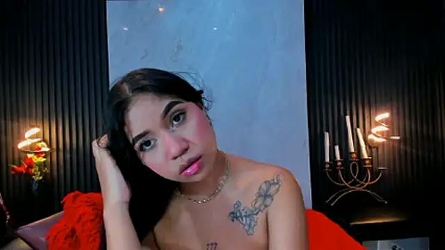 MiaWolton stripchat live cam model