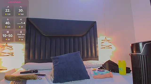 CamilaMoons stripchat live cam model