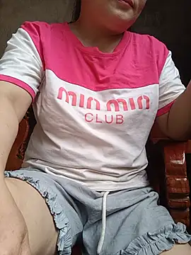 DivaMali stripchat live cam model