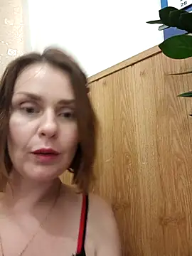 Hannykiss stripchat live cam model