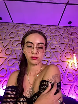 MelanyyJhonson15 stripchat live cam model