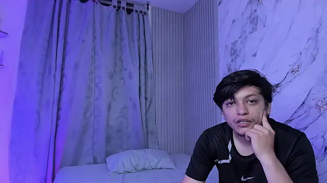 RaiderandRoxie1 stripchat live cam model