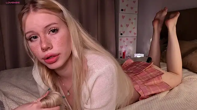 Rarrity stripchat live cam model