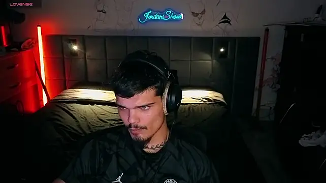 JordanShow stripchat live cam model