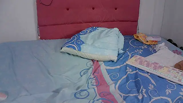 Mia_Suarez7 stripchat live cam model