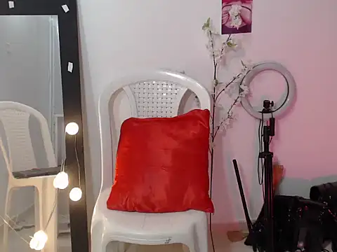novafoxxx stripchat live cam model