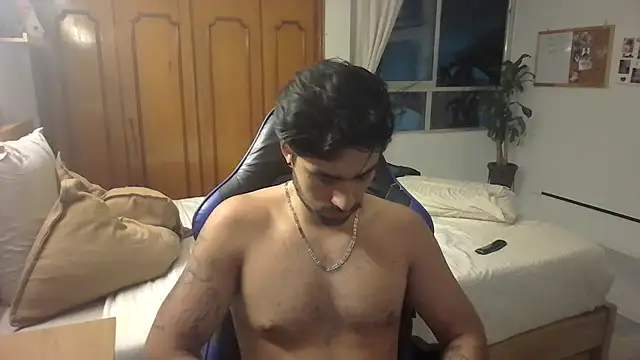 SantiagoMelendez stripchat live cam model