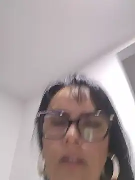 Juanita6908 stripchat live cam model
