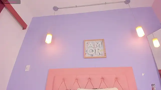 naomy_gyal_ stripchat live cam model