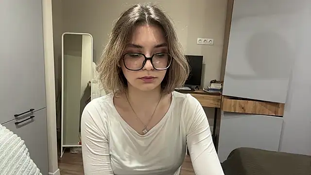 AnnaVelvetFire stripchat live cam model