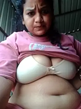 Priya_sharma16 stripchat live cam model