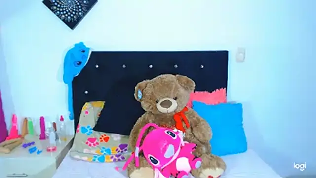 Jenng18 stripchat live cam model