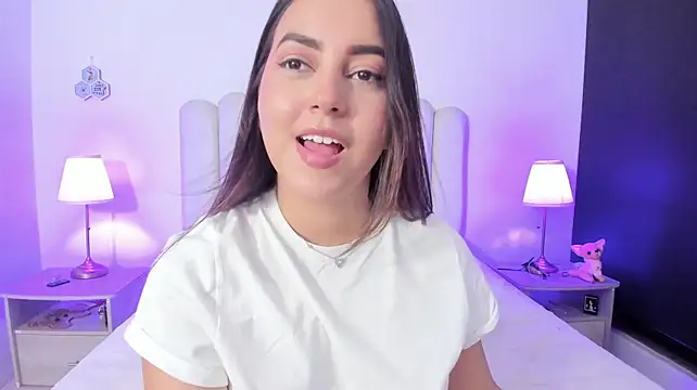 SofieBunnie stripchat live cam model