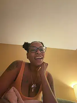 caramelkissss stripchat live cam model