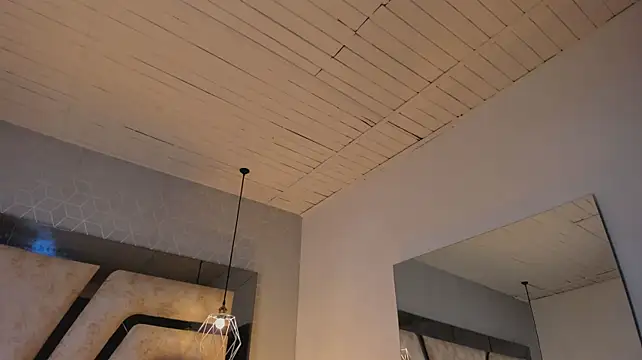 NiaVeraa stripchat live cam model