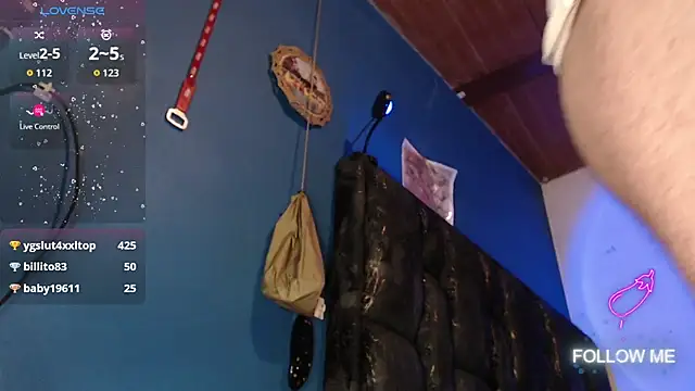Tom_kio stripchat live cam model