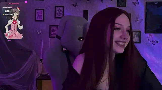 LiliLuna stripchat live cam model