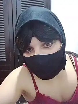 Banouti_23 stripchat live cam model