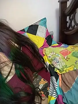 daphneev stripchat live cam model