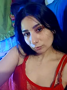 Bigyummmzul stripchat live cam model