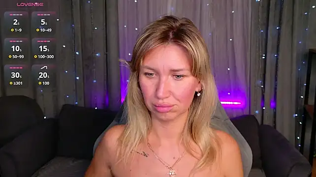 MilaBott stripchat live cam model