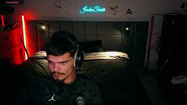 JordanShow stripchat live cam model