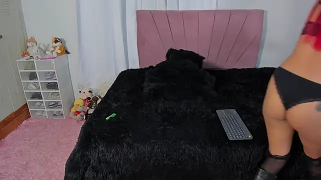 CinthiaCollins stripchat live cam model
