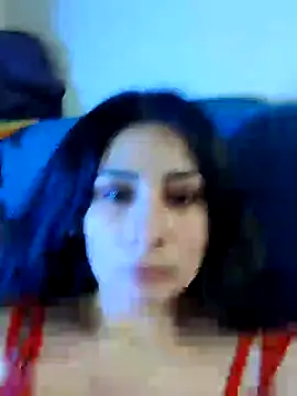 Bigyummmzul stripchat live cam model
