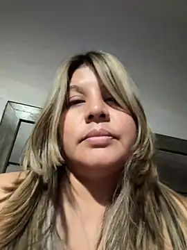 amanirose945 stripchat live cam model