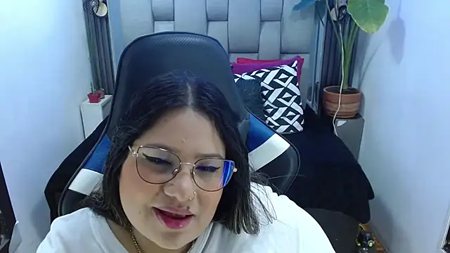 evelin_zaens stripchat live cam model