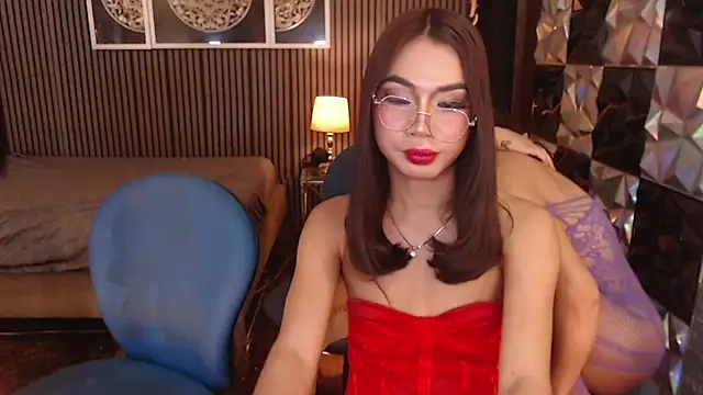 AudreyMilesTrans stripchat live cam model