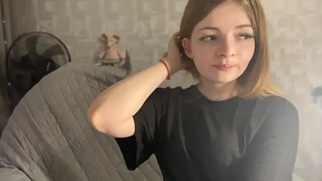 Elirya stripchat live cam model