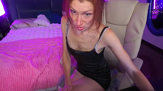 AmiraGoldd stripchat live cam model
