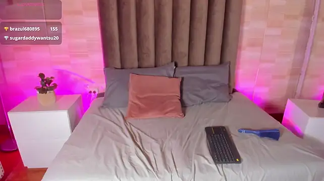 Nhicolas_Salazar stripchat live cam model